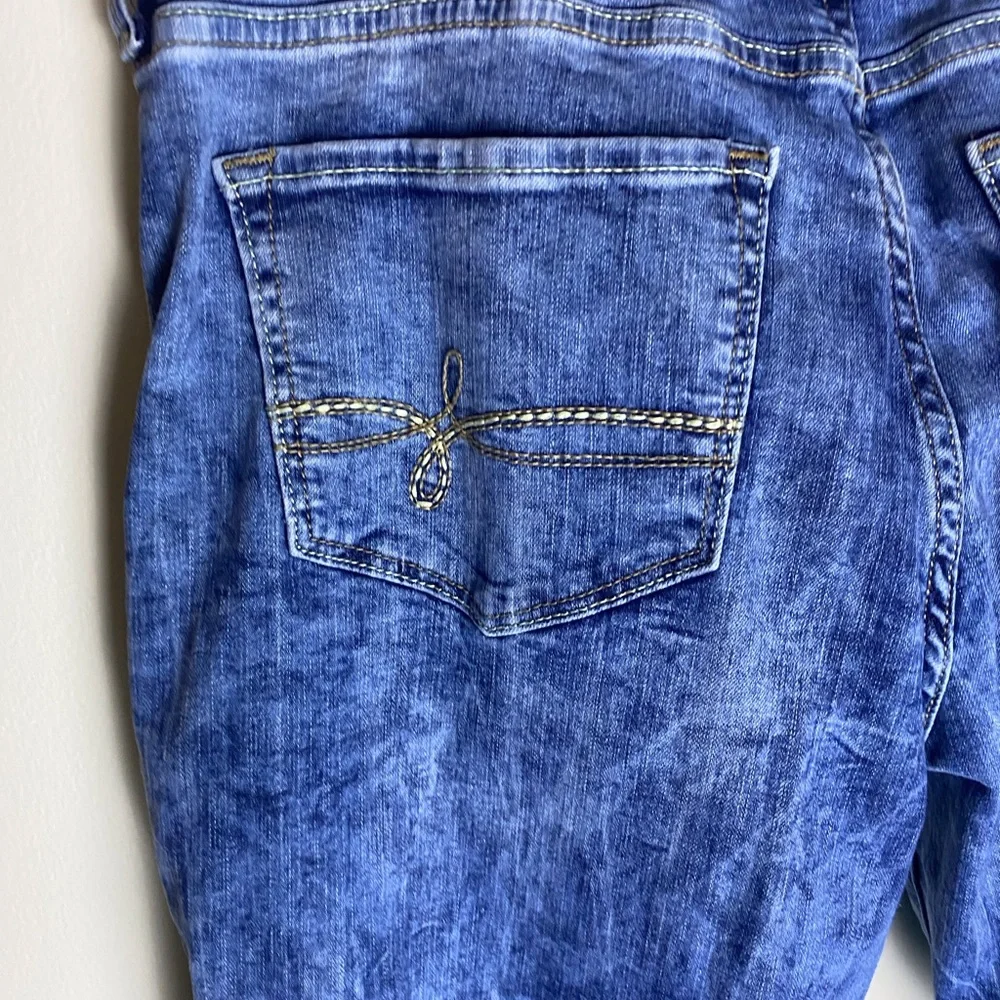 Denizen women Levi Skinny distressed stone wash jeans sz 11/w30. - Picture 6 of 8